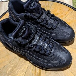 Nike Air Max 95 Triple Black Size 8